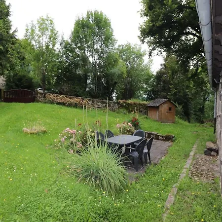 Дом отдыха Maison En Pierre Avec Jardin Pres De Vic-sur-cere, Proche Cantal Et Parc Des Volcans, Tout Confort. - Fr-1-742-176