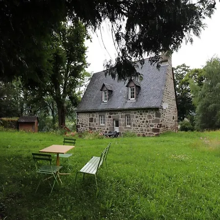 Maison En Pierre Avec Jardin Pres De Vic-sur-cere, Proche Cantal Et Parc Des Volcans, Tout Confort. - Fr-1-742-176 *