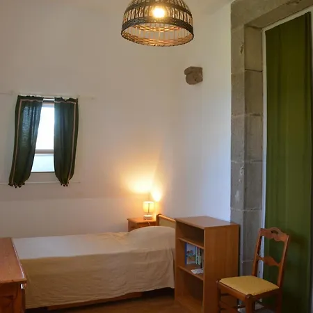 Дом отдыха Maison En Pierre Avec Jardin Pres De Vic-sur-cere, Proche Cantal Et Parc Des Volcans, Tout Confort. - Fr-1-742-176