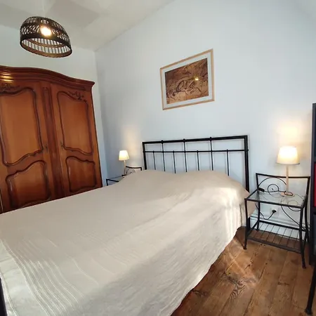 Дом отдыха Maison En Pierre Avec Jardin Pres De Vic-sur-cere, Proche Cantal Et Parc Des Volcans, Tout Confort. - Fr-1-742-176 *